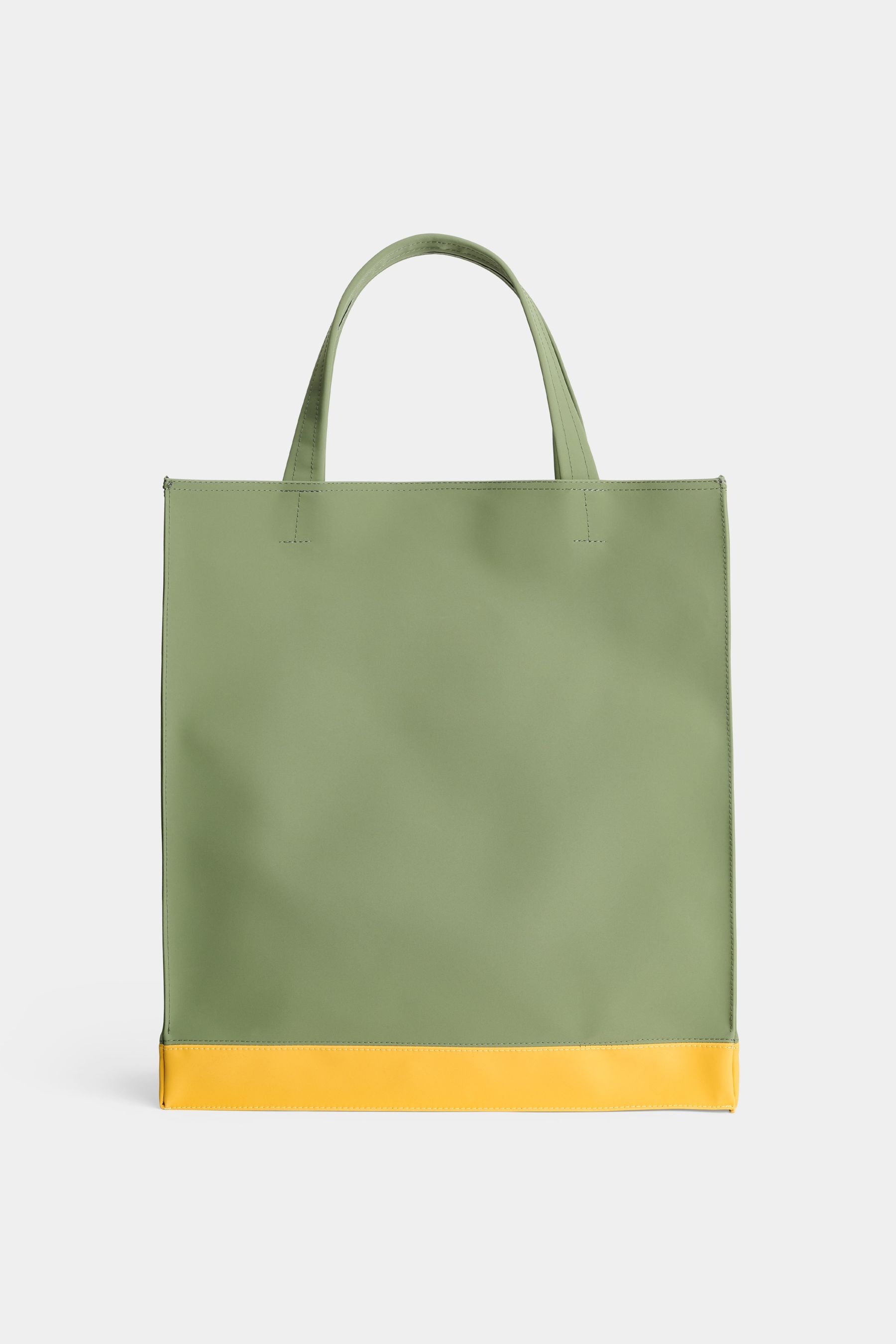 stutterheim stylist bag matte dry green/warm honey accessories bags tote-bags