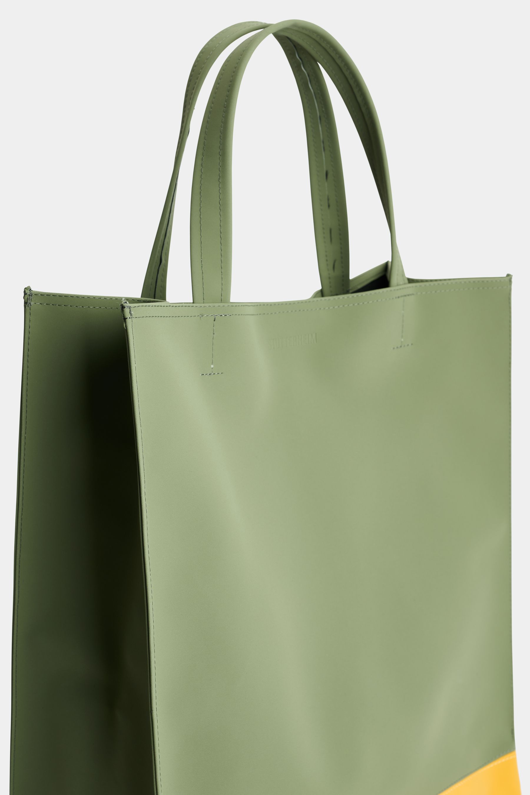 stutterheim stylist bag matte dry green/warm honey accessories bags tote-bags