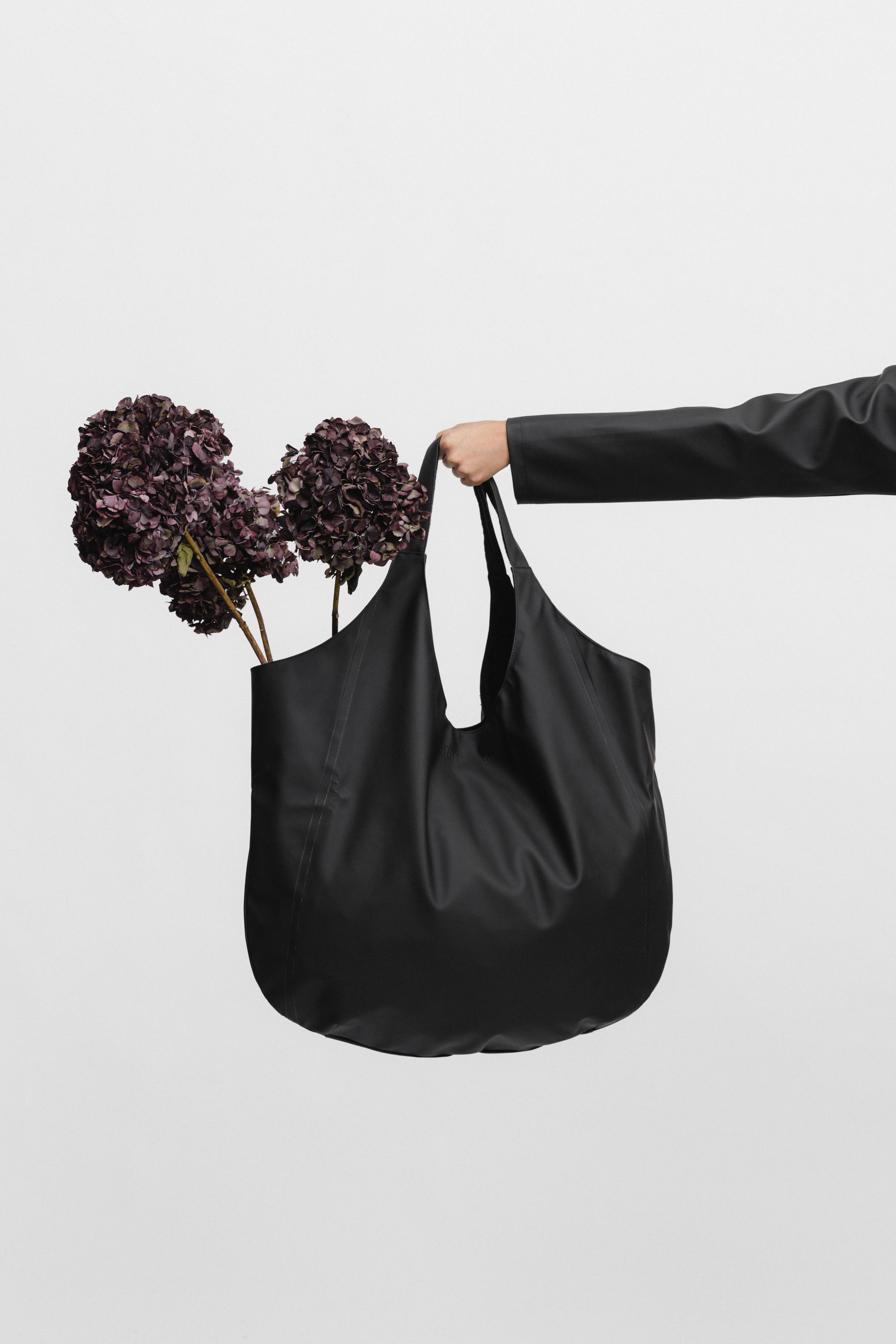 stutterheim svea bag black accessories bags tote-bags