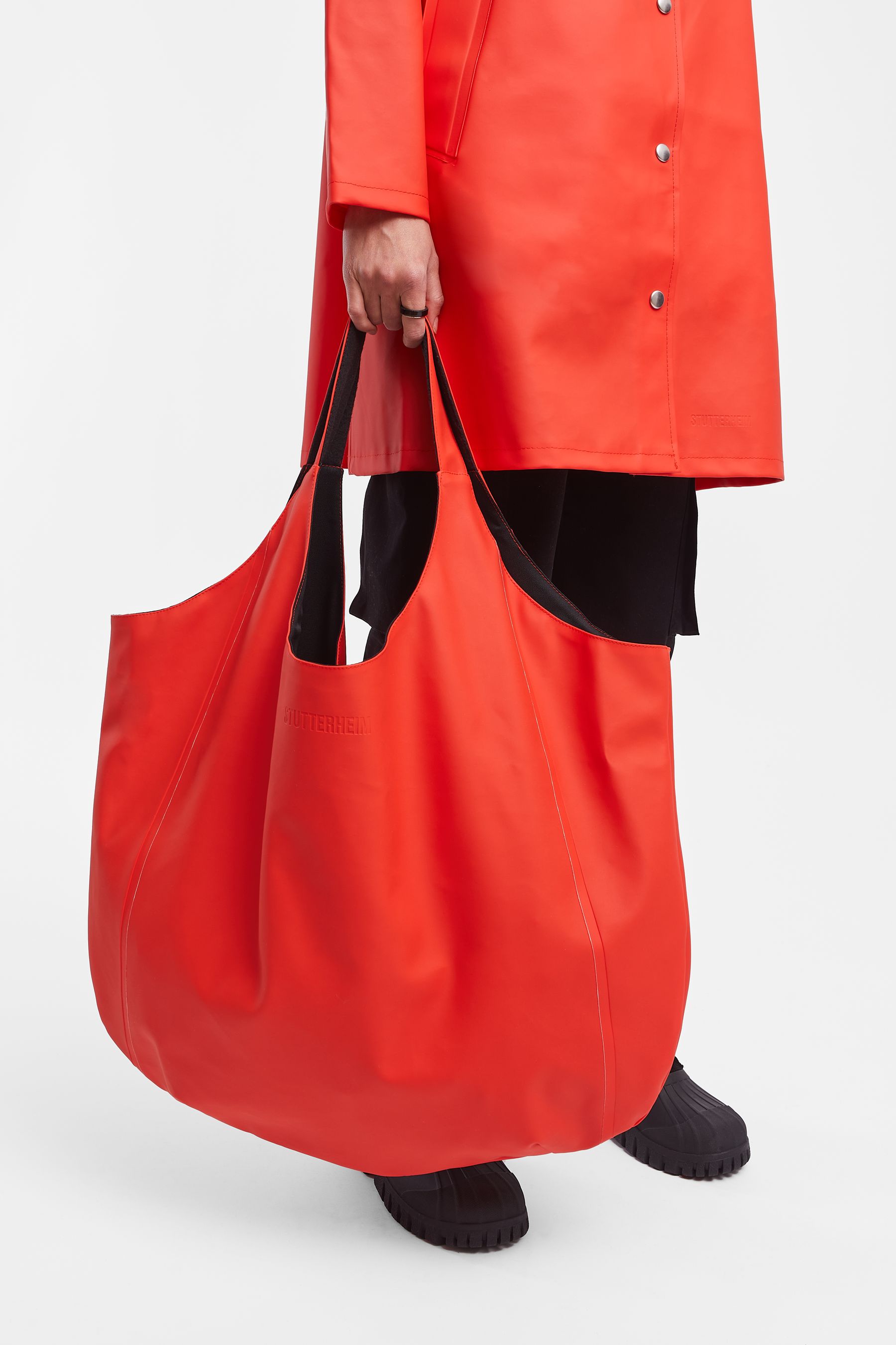 stutterheim svea bag fade red accessories bags tote-bags