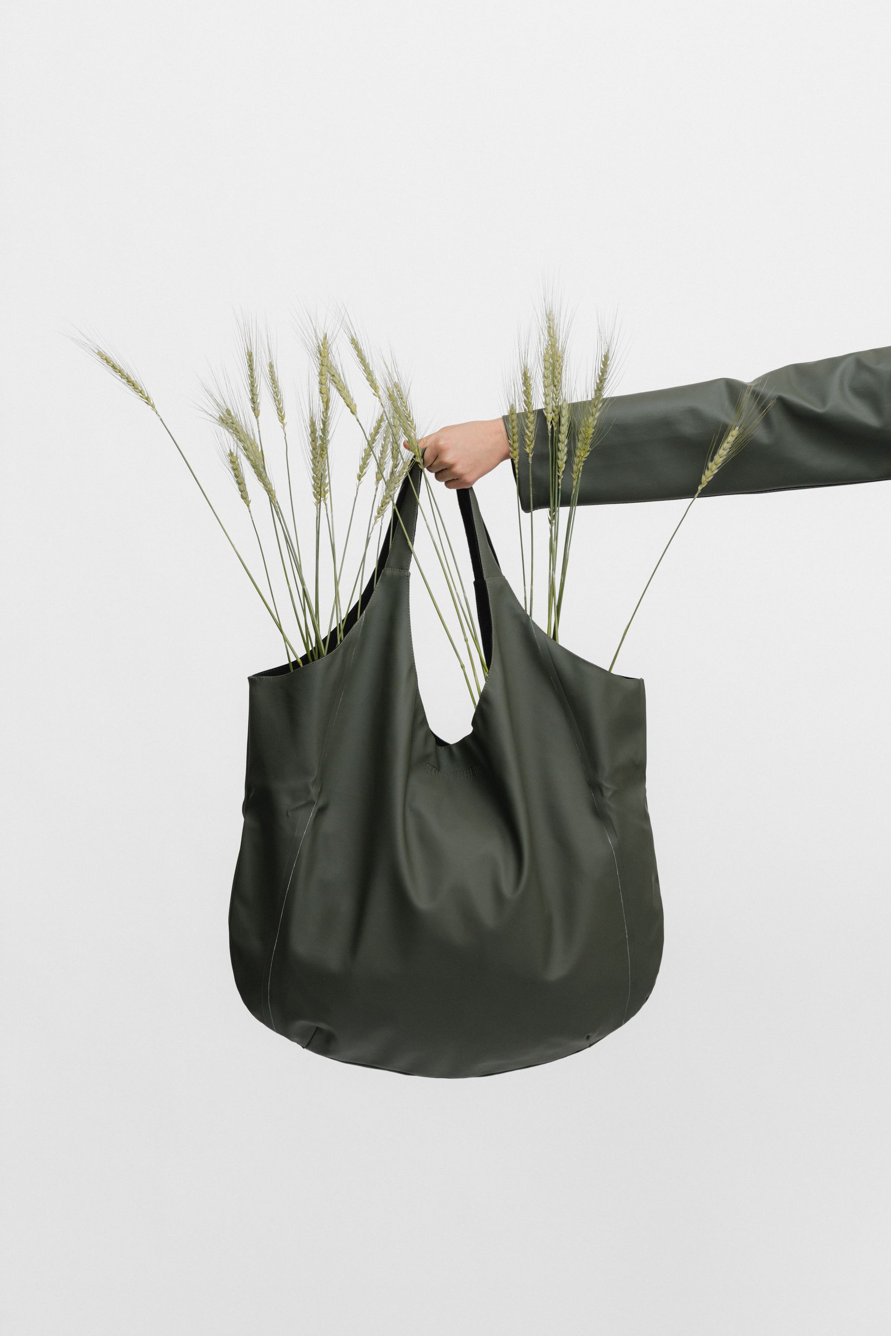 stutterheim svea bag green accessories bags tote-bags