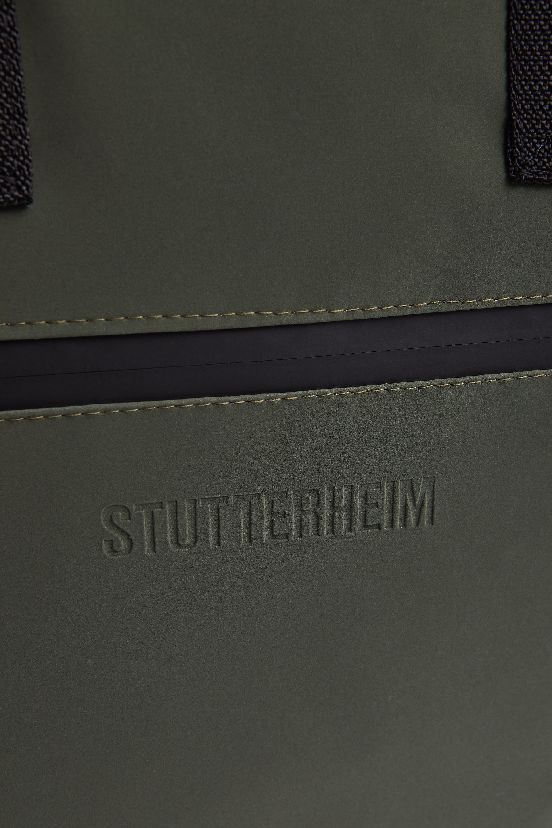 stutterheim svea box bag matte dark green accessories bags weekend-bags