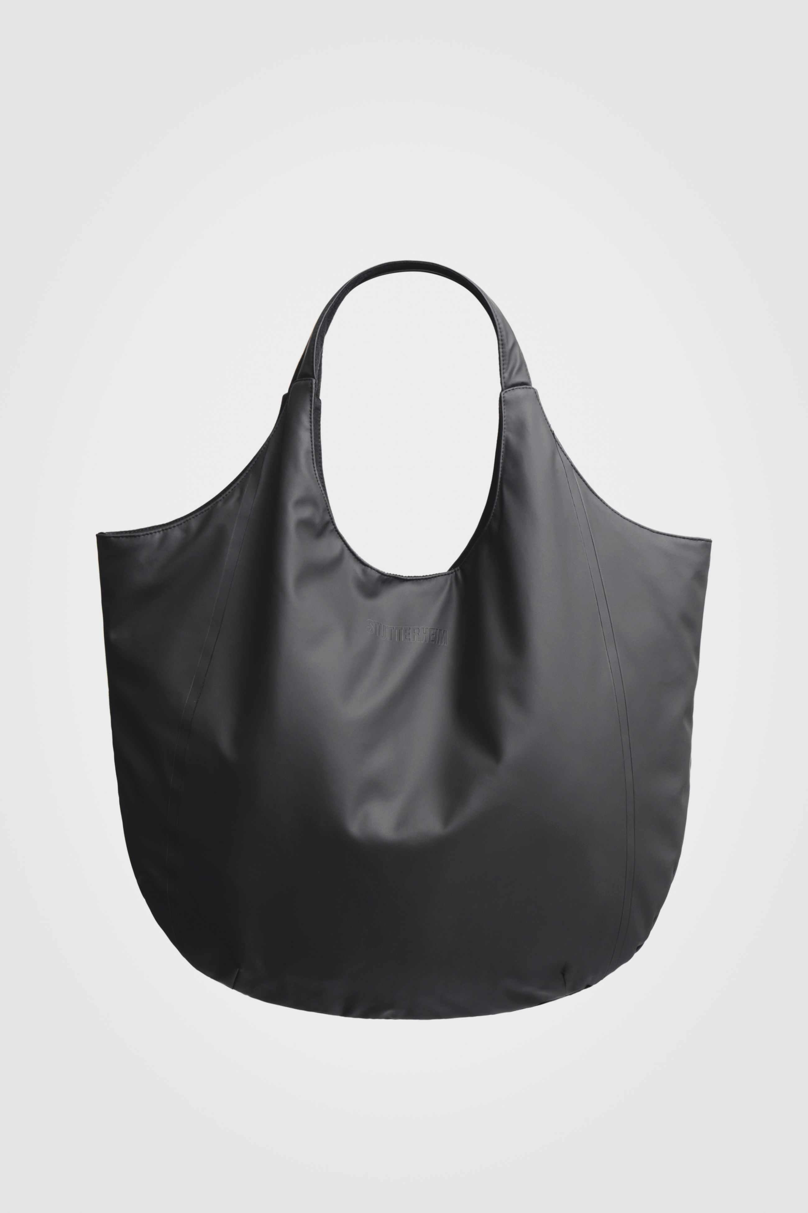 stutterheim svea puffer bag charcoal aw23
