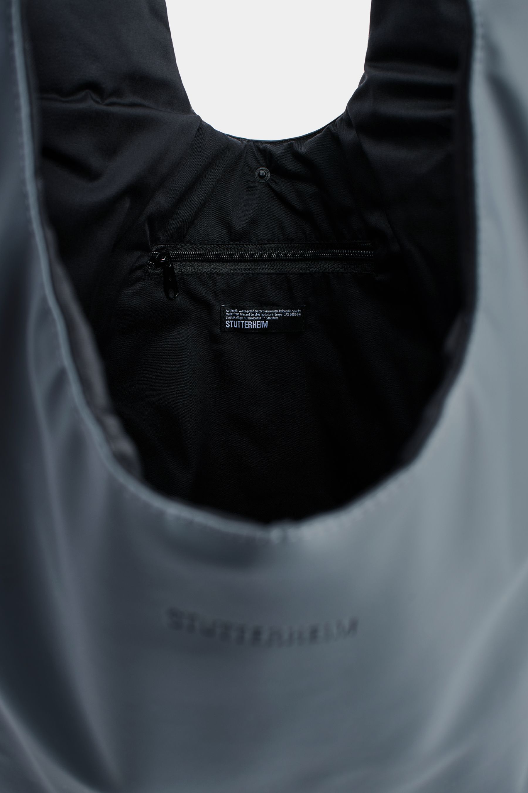 stutterheim svea puffer bag charcoal accessories bags tote-bags