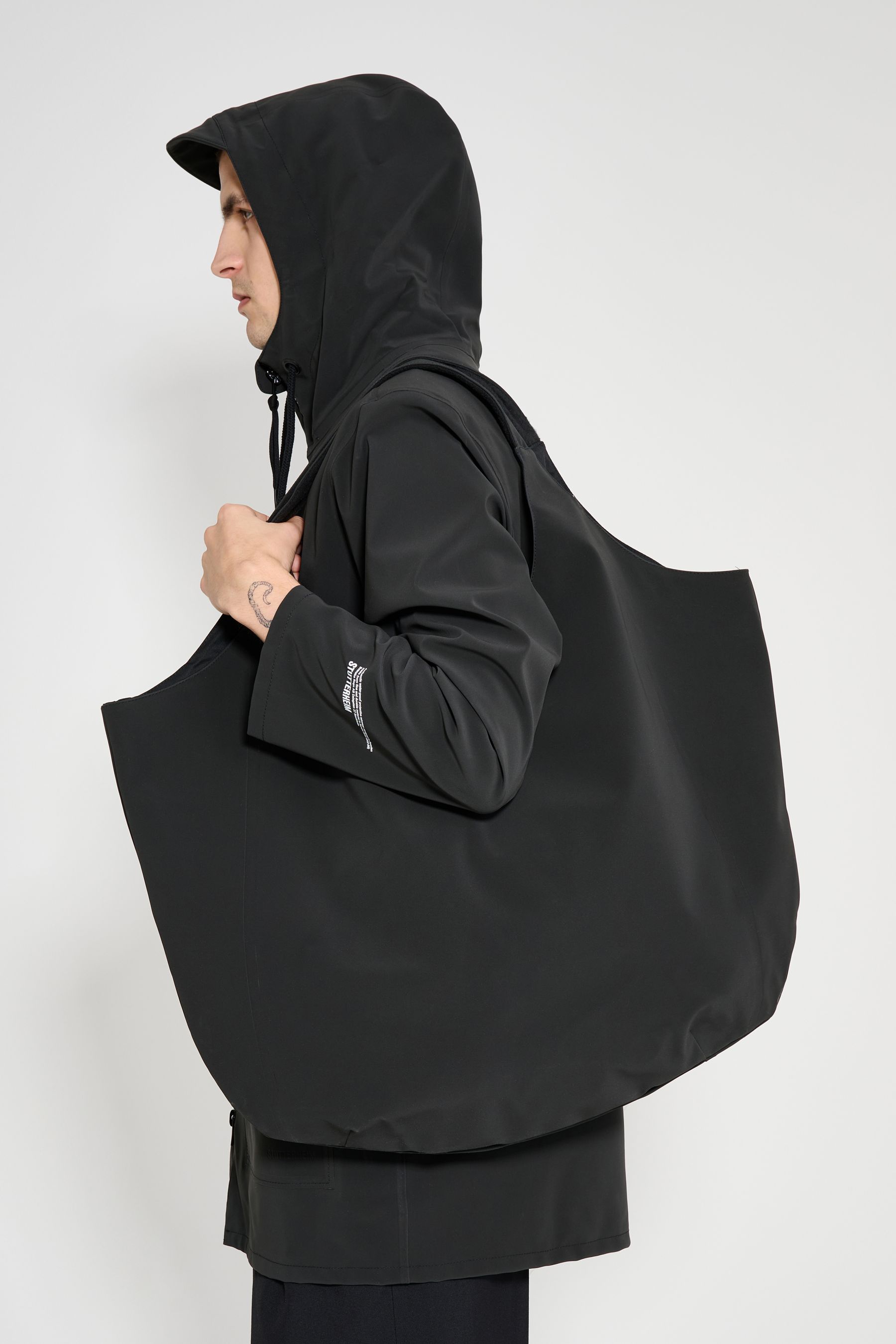 stutterheim svea puffer bag matte black accessories bags tote-bags