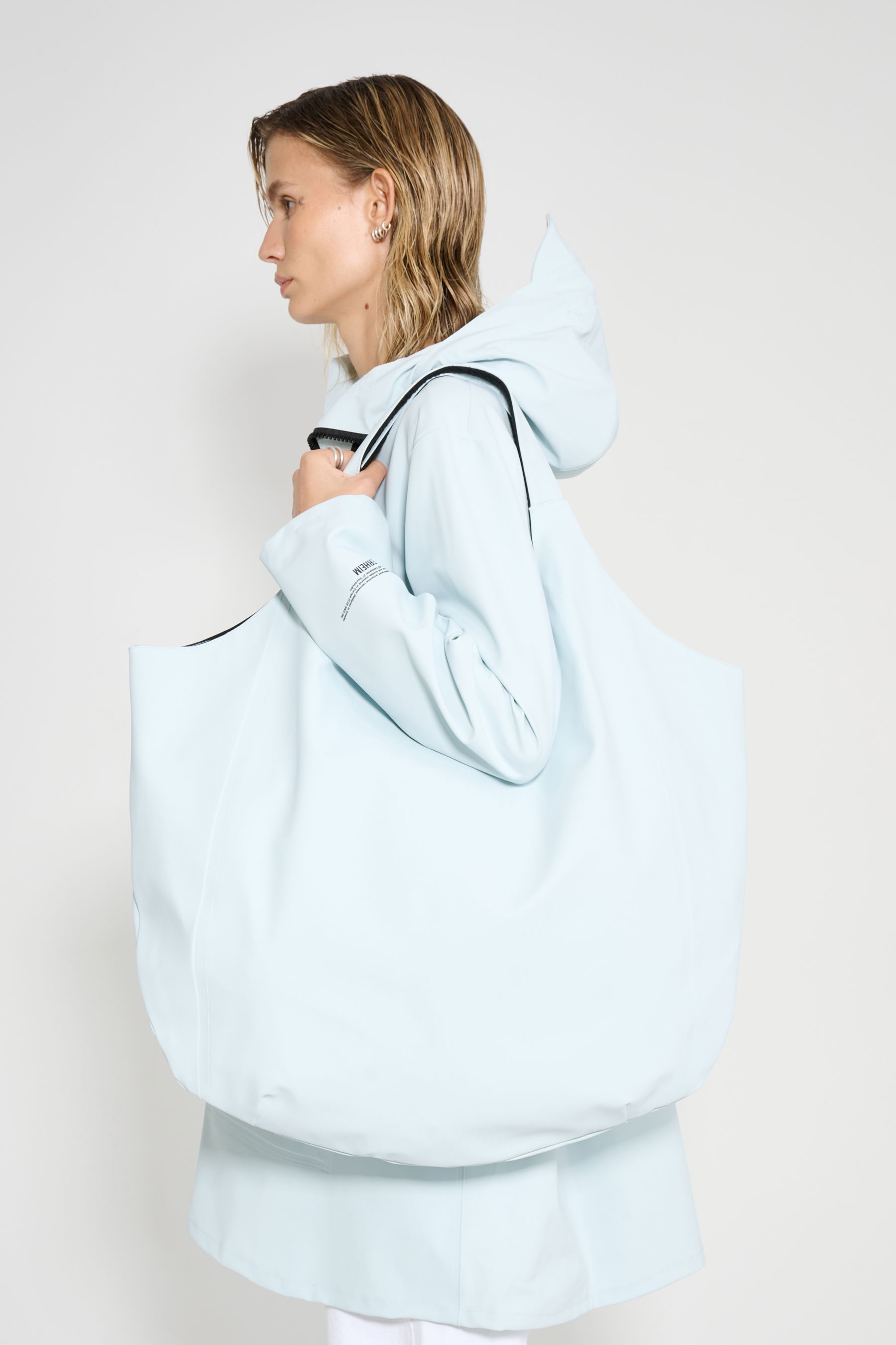 stutterheim svea puffer bag matte frost grey accessories bags tote-bags