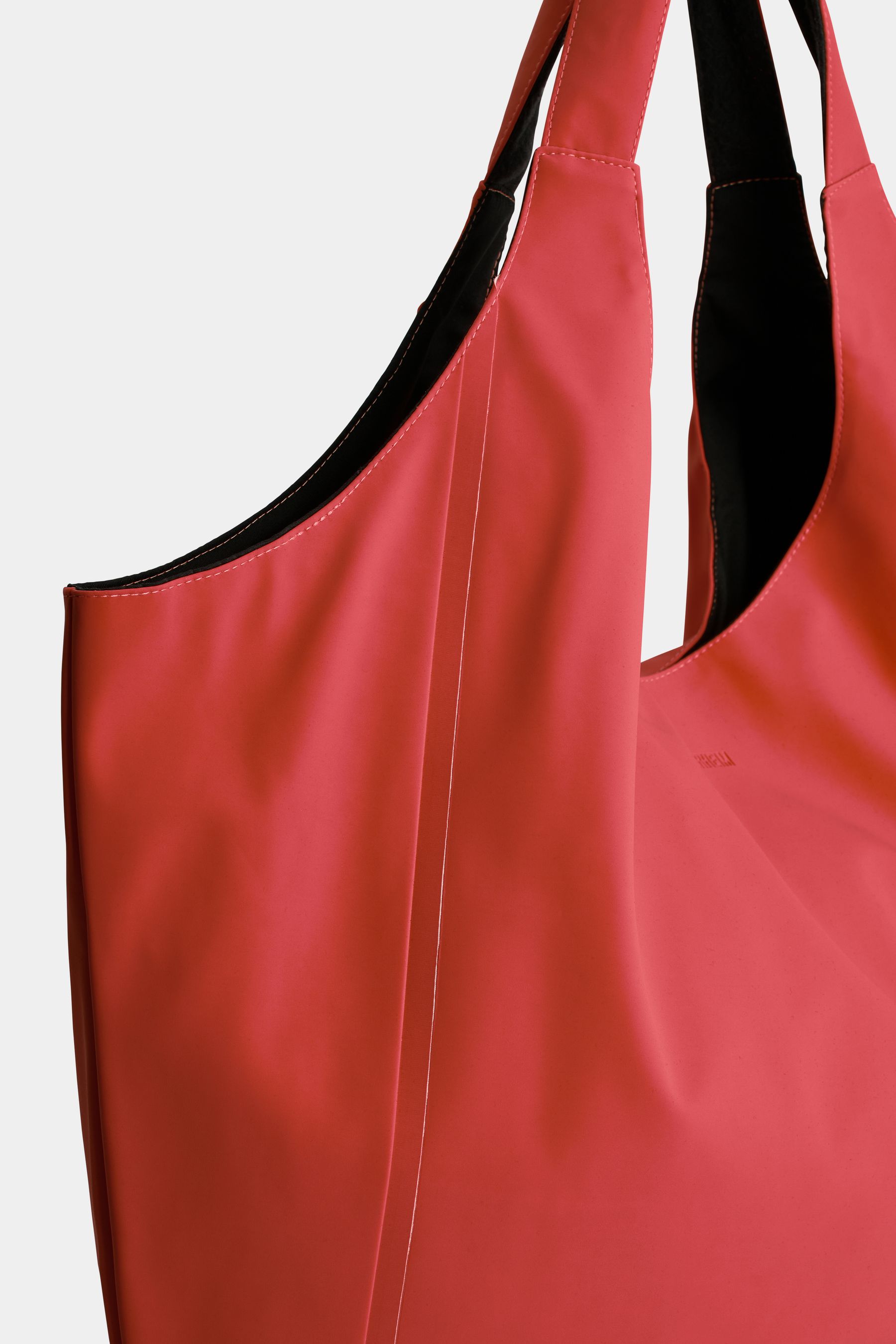 stutterheim svea puffer bag matte washed red accessories bags tote-bags