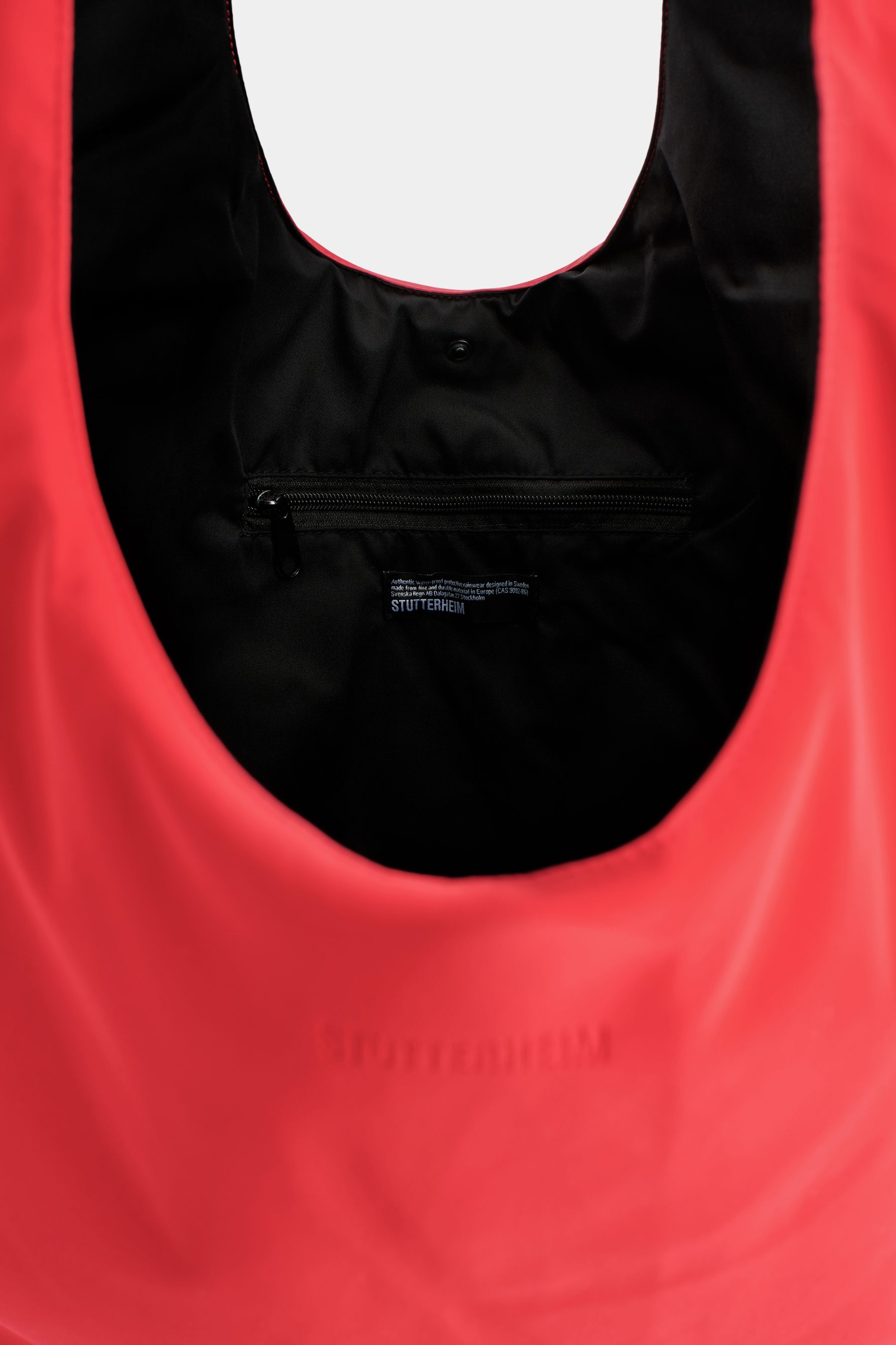 stutterheim svea puffer bag matte washed red accessories bags tote-bags