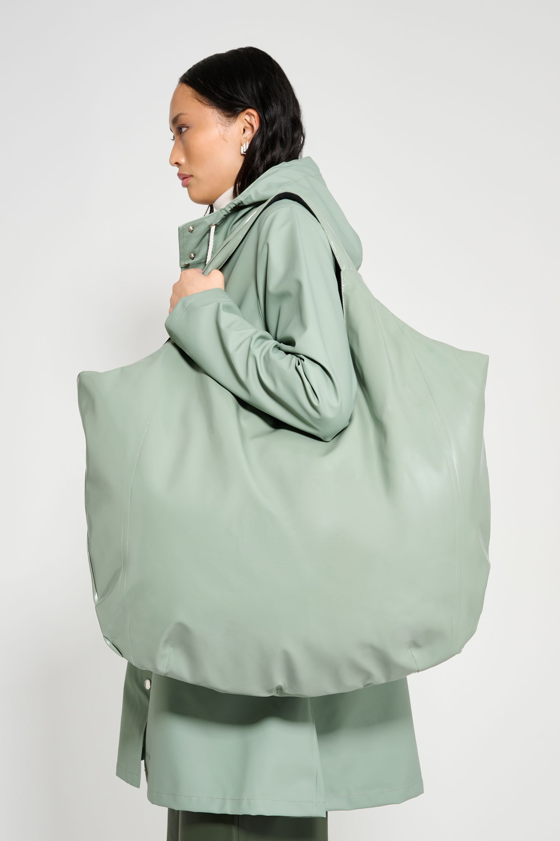stutterheim svea puffer bag opal khaki green accessories bags tote-bags