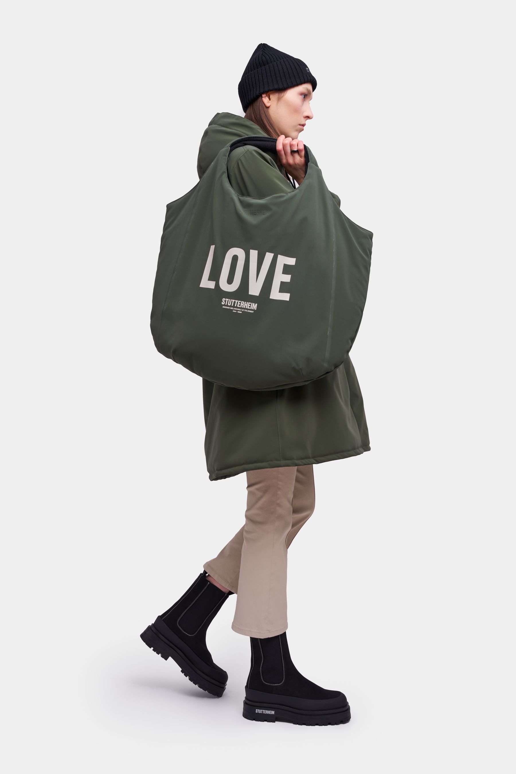 stutterheim svea puffer bag matte dark green accessories bags tote-bags