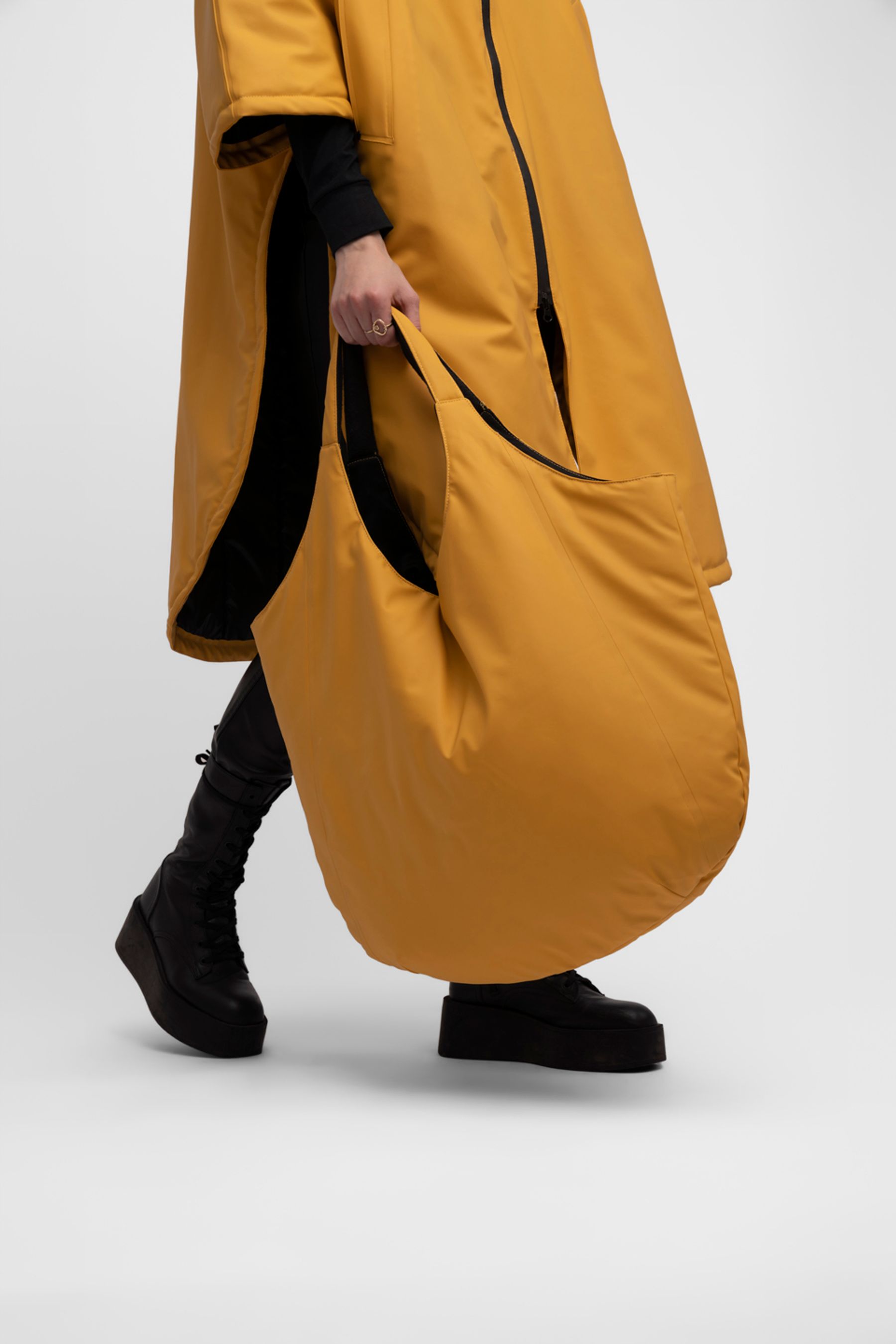 stutterheim svea puffer bag warm honey accessories bags tote-bags