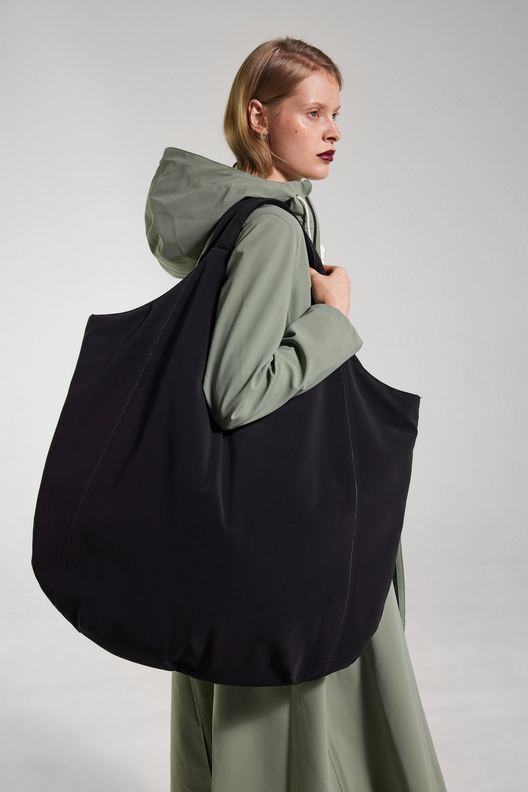 stutterheim svea shopper bag black accessories bags tote-bags