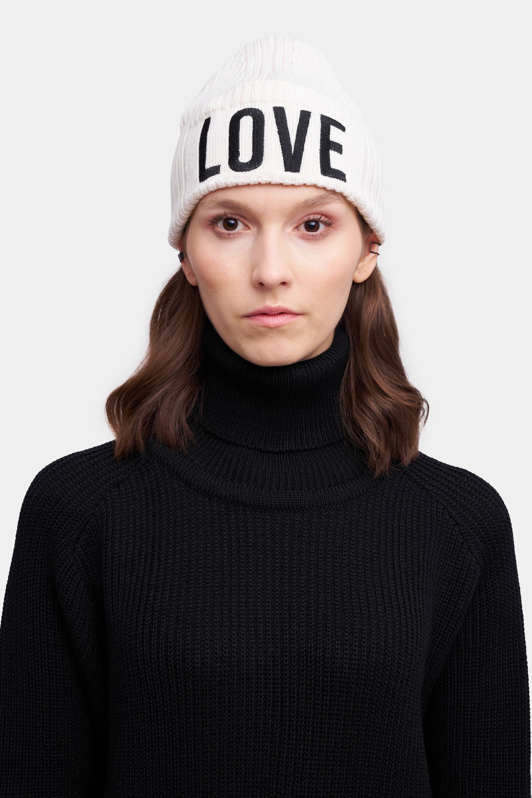 stutterheim talk beanie off-white aw23