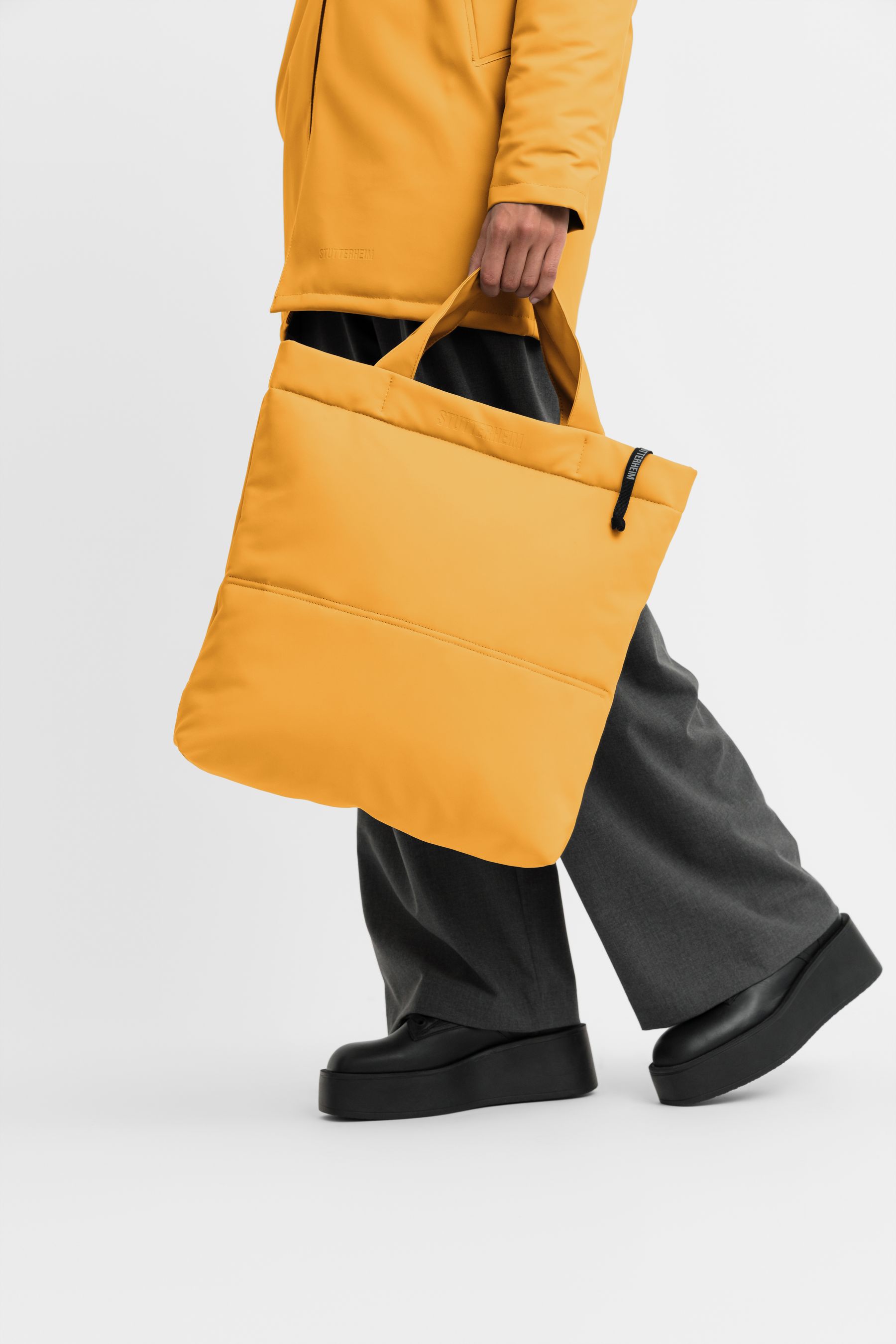 stutterheim upperud puffer brief warm honey accessories bags tote-bags