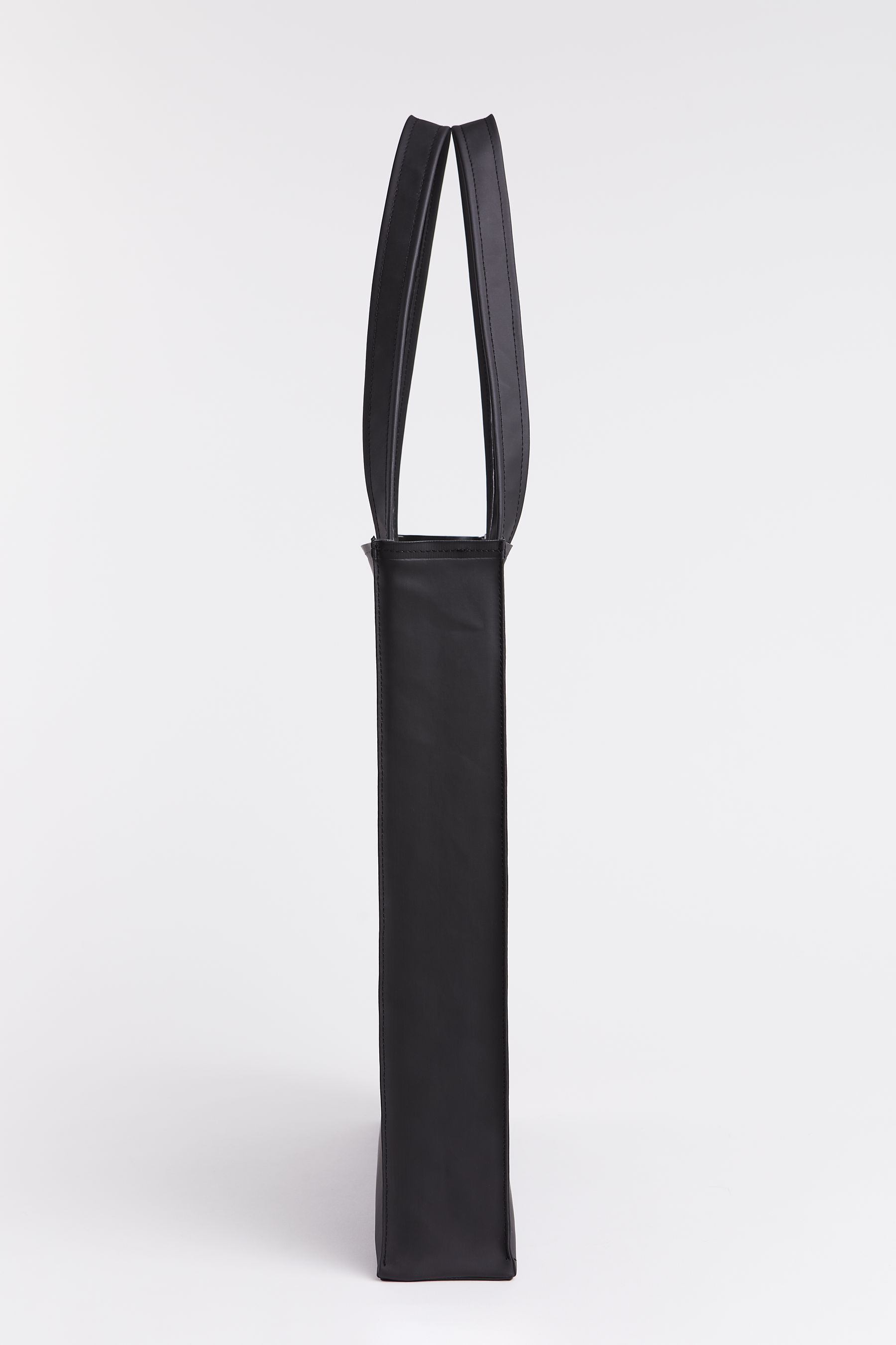 stutterheim tanto bag black accessories bags tote-bags